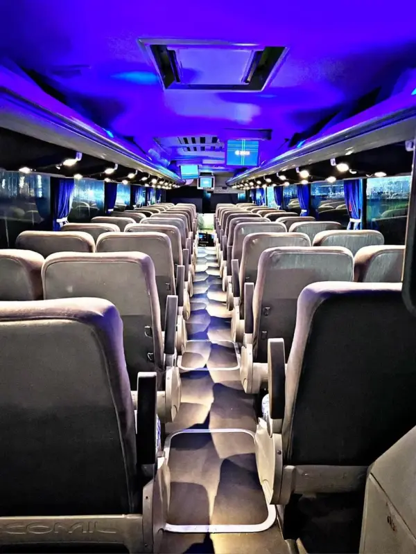 Camioneta - 20 Pasajeros - Imagen 2