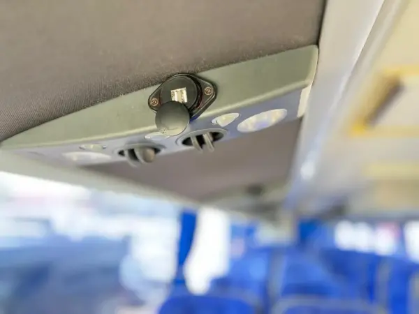 Autobús - 48 y 50 Pasajeros - Imagen 4